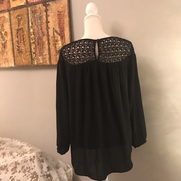 LOFT black high low shirt. - Picture 2 of 5